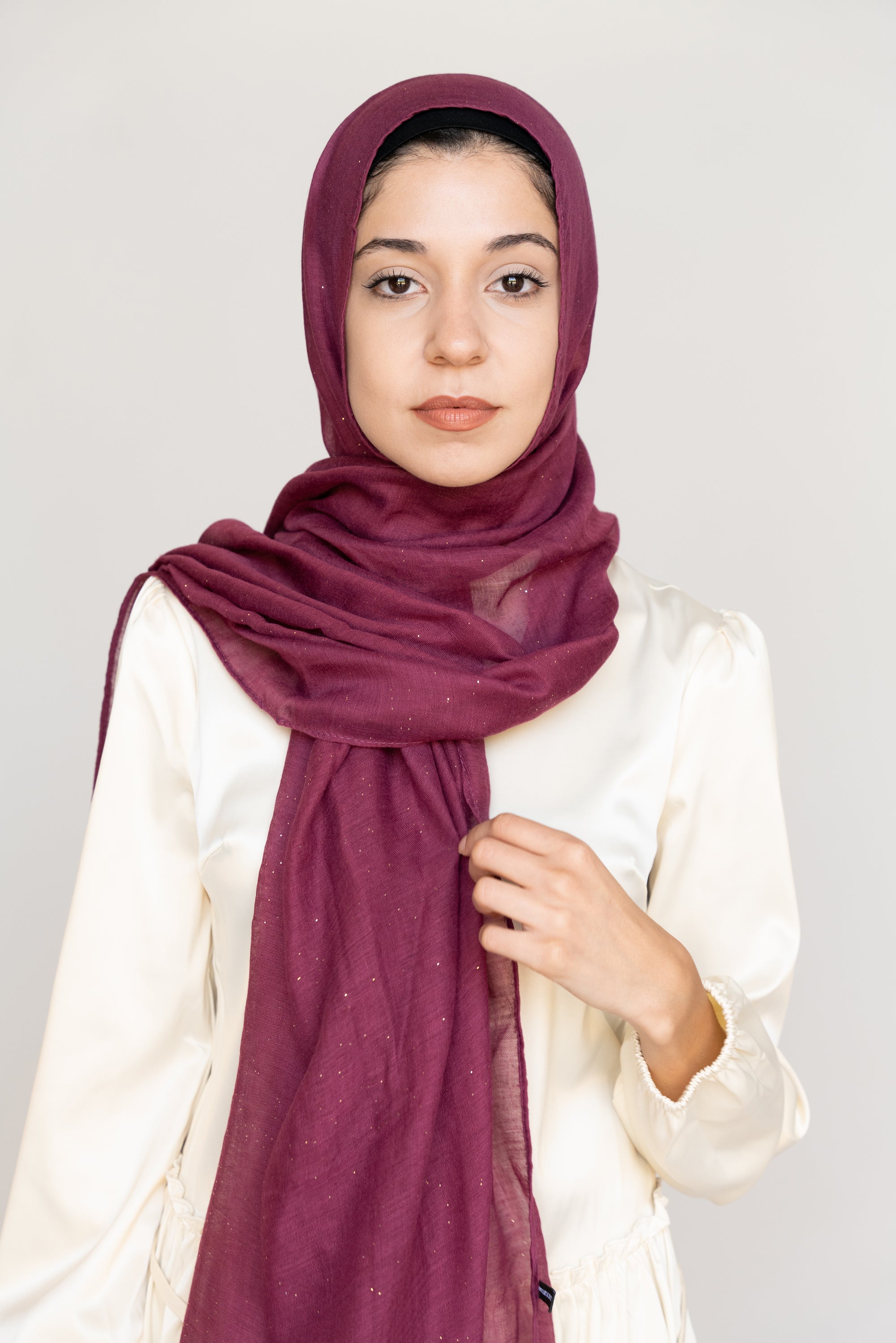 Niswa Scarf Shimmer Order Hijab Fashion Maroon | Trendy