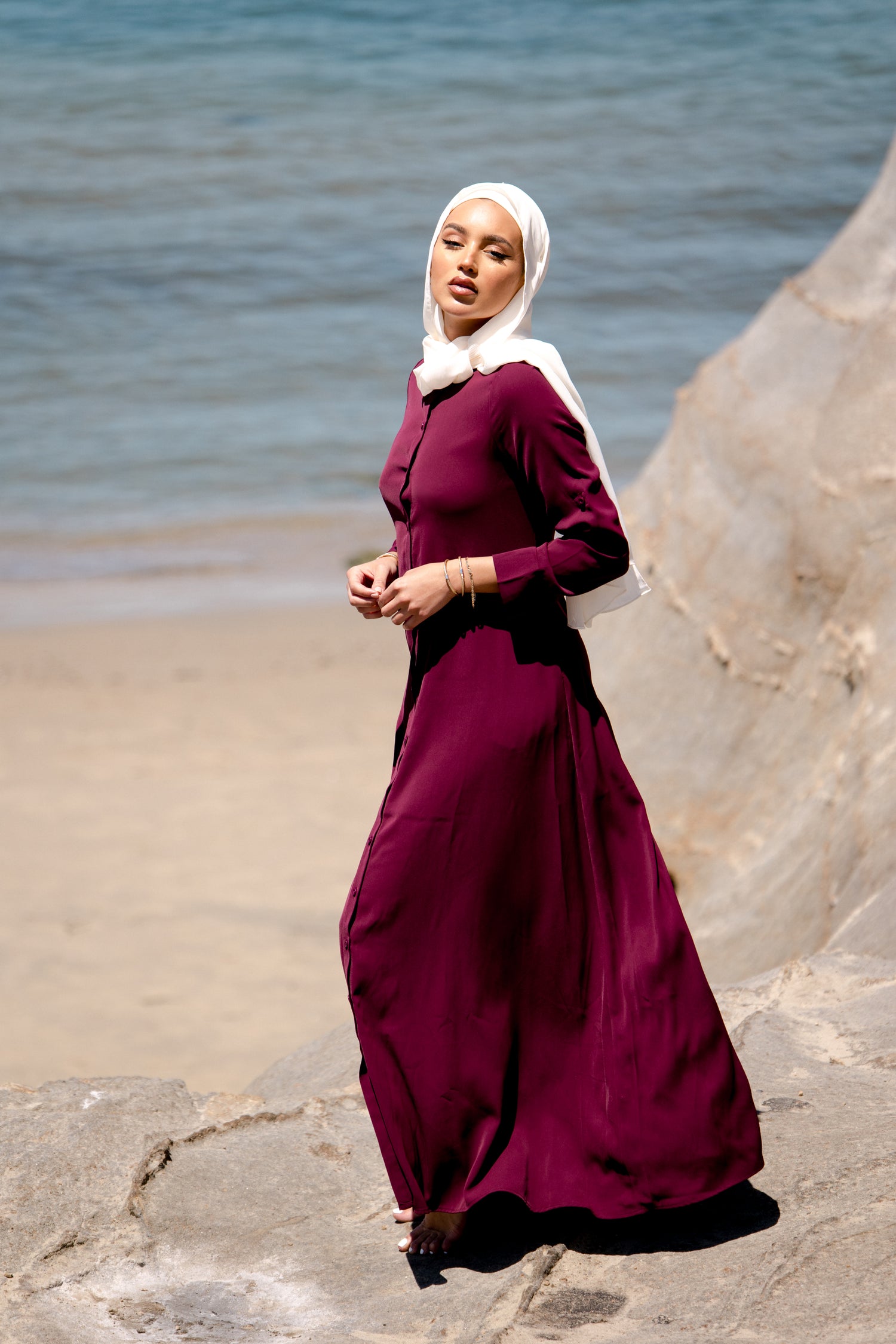 Safiyah Button Down Abaya - Maroon